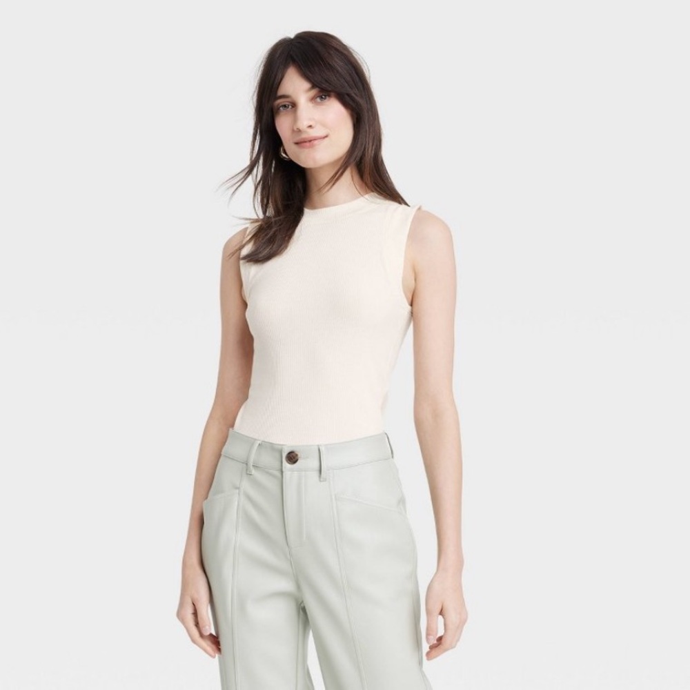 Sleeveless tank